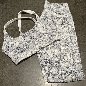 SoulCycle White snakeskin print workout set, size small.